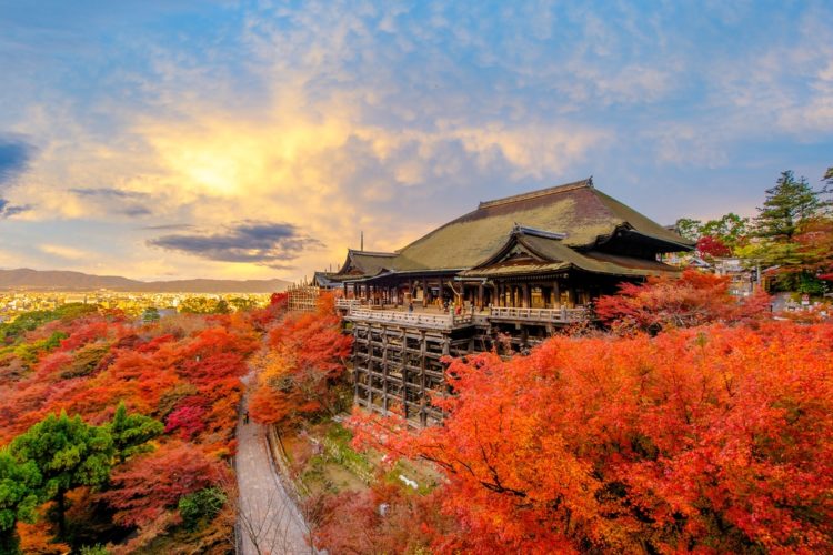 Храм Киёмидзу-дэра - достопримечательности Киото, Япония